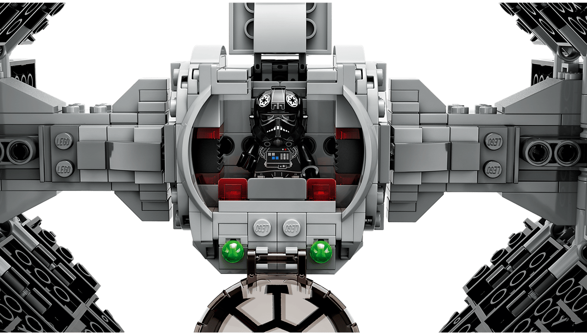 LEGO Star Wars Mandalorian Fang Fighter vs. TIE Interceptor - 75348