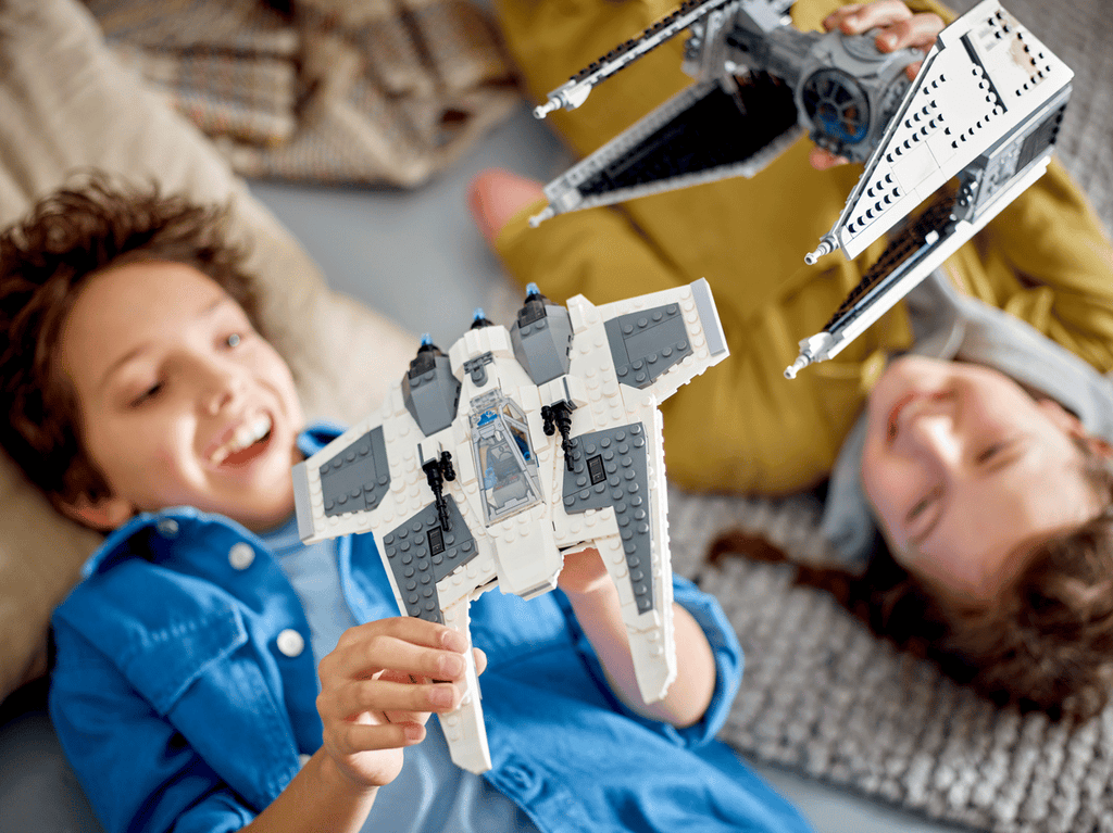 LEGO Star Wars Mandalorian Fang Fighter vs. TIE Interceptor - 75348
