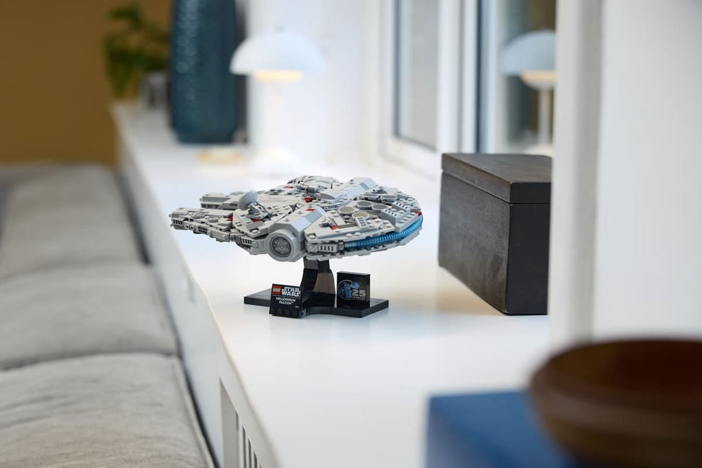 LEGO Star Wars Millennium Falcon -75375