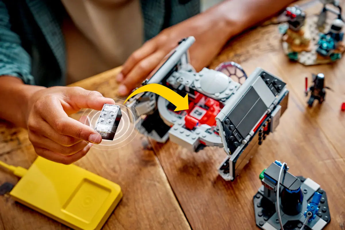 LEGO Star Wars SMART Play: Darth Vaders TIE Fighter - 75421