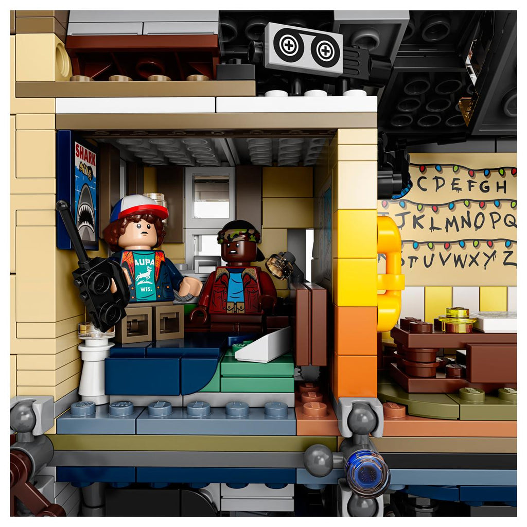 LEGO Stranger Things: The Upside Down 75810