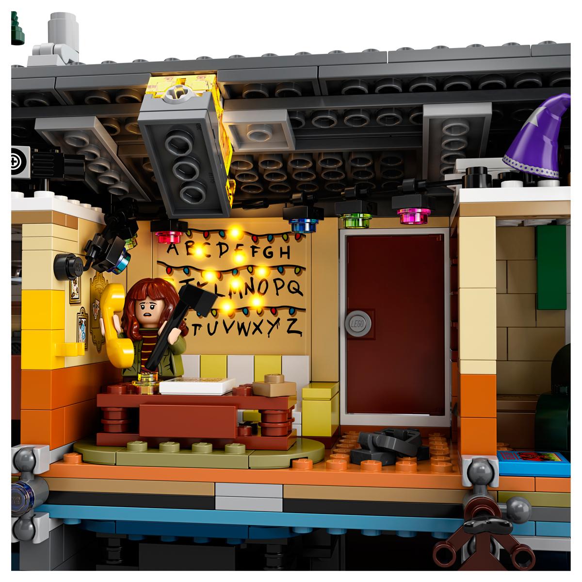 LEGO Stranger Things: The Upside Down 75810