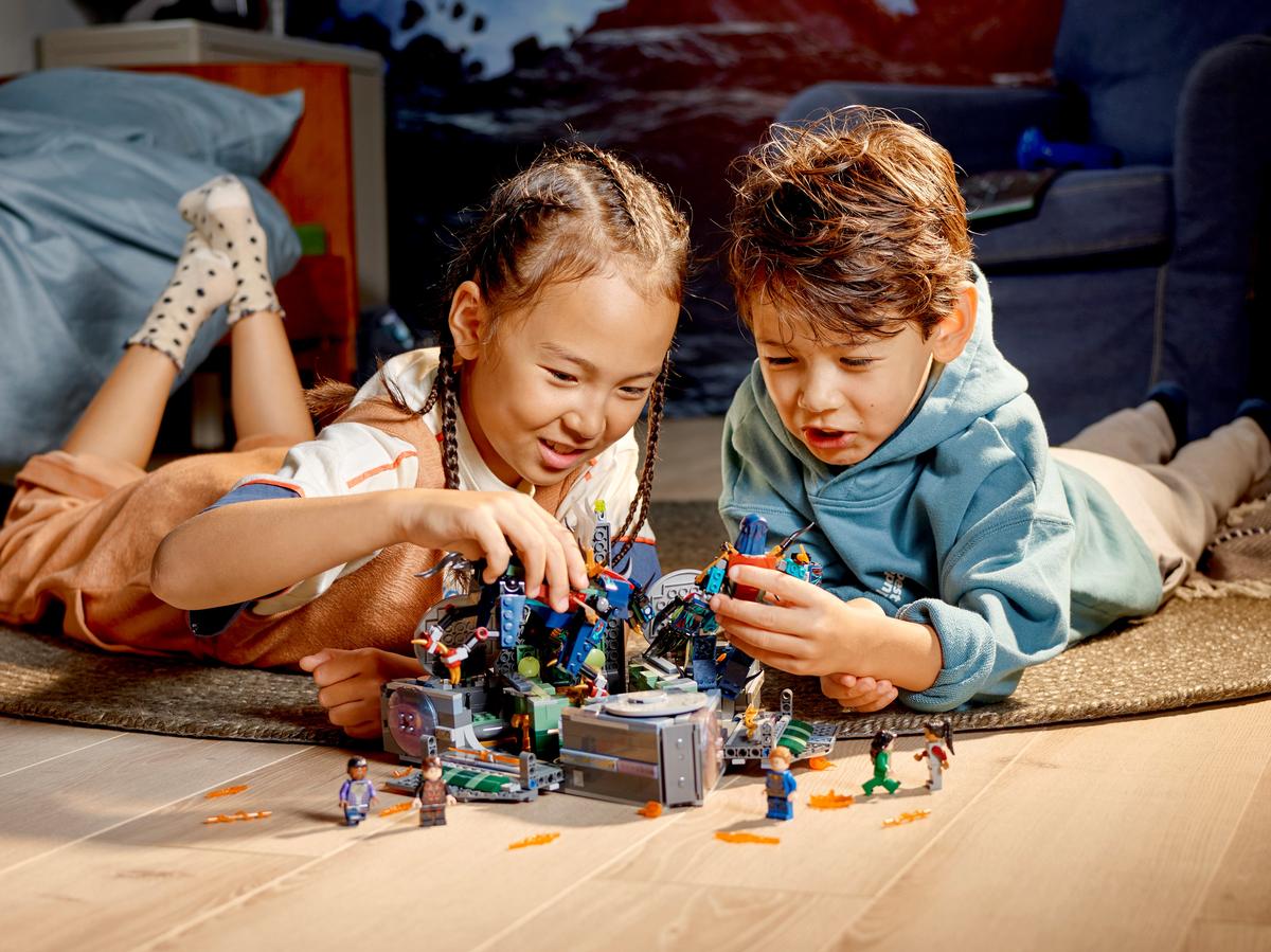 LEGO Marvel Opkomst van de Domo - 76156