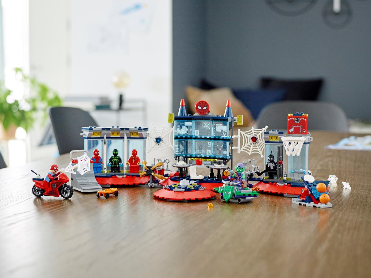 LEGO Marvel Spiderman Aanval op de Spider schuilplaats - 76175