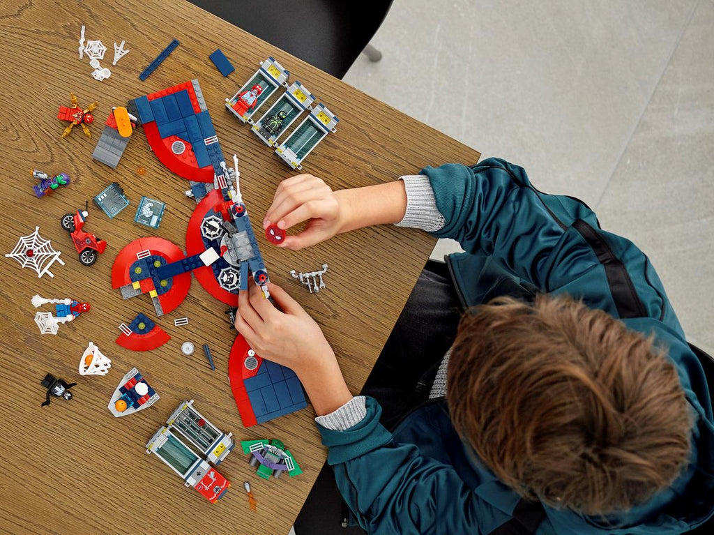 LEGO Marvel Spiderman Aanval op de Spider schuilplaats - 76175