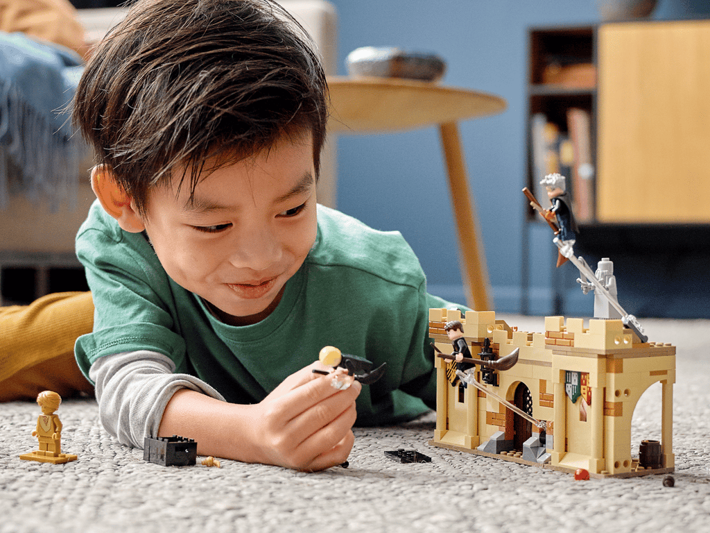 LEGO Harry Potter Zweinstein: Eerste Vliegles - 76395