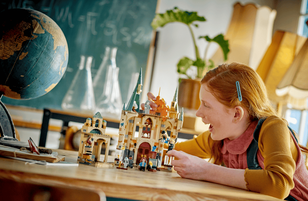 LEGO Harry Potter Zweinstein: Kamer van Hoge Nood - 76413