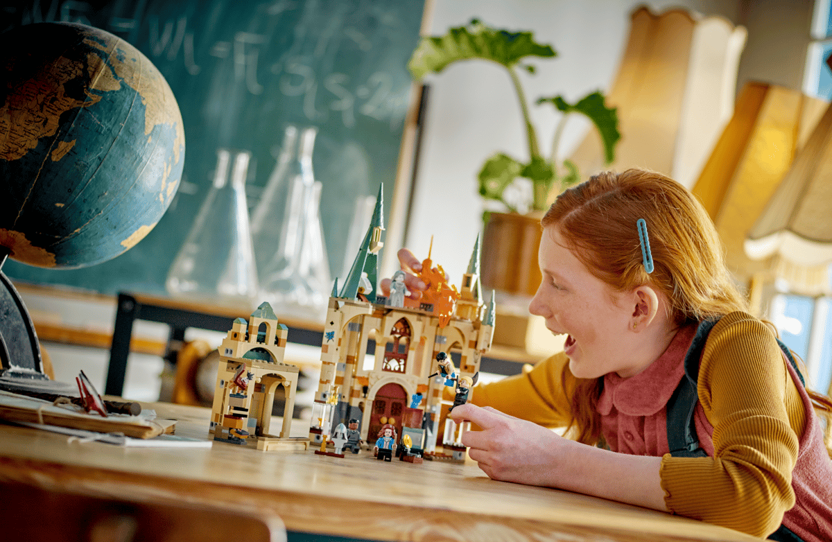 LEGO Harry Potter Zweinstein: Kamer van Hoge Nood - 76413