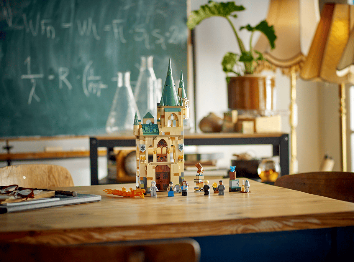 LEGO Harry Potter Zweinstein: Kamer van Hoge Nood - 76413