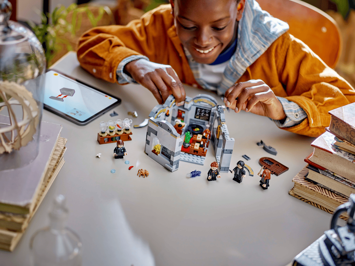 LEGO Harry Potter Kasteel Zweinstein: Toverdrankenles - 76431
