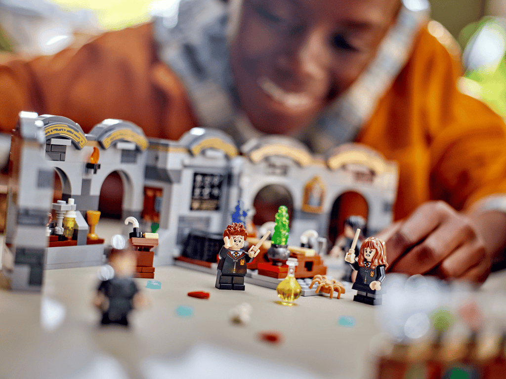 LEGO Harry Potter Kasteel Zweinstein: Toverdrankenles - 76431