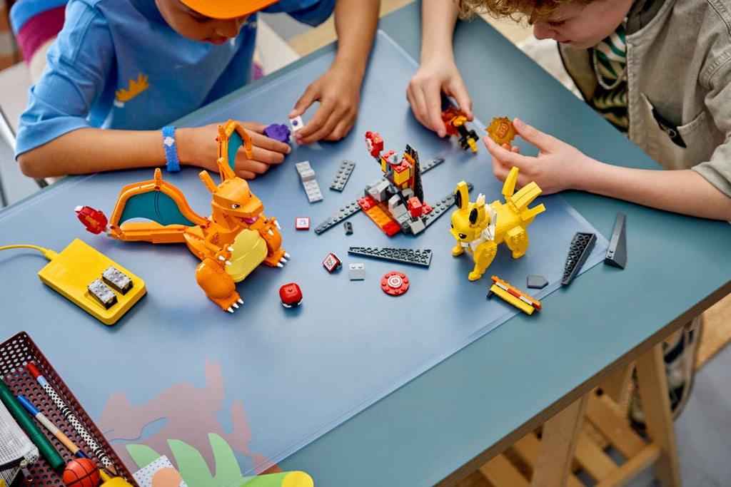 LEGO Pokémon SMART Play: Charizard vs. Jolteon ultieme strijd - 72167