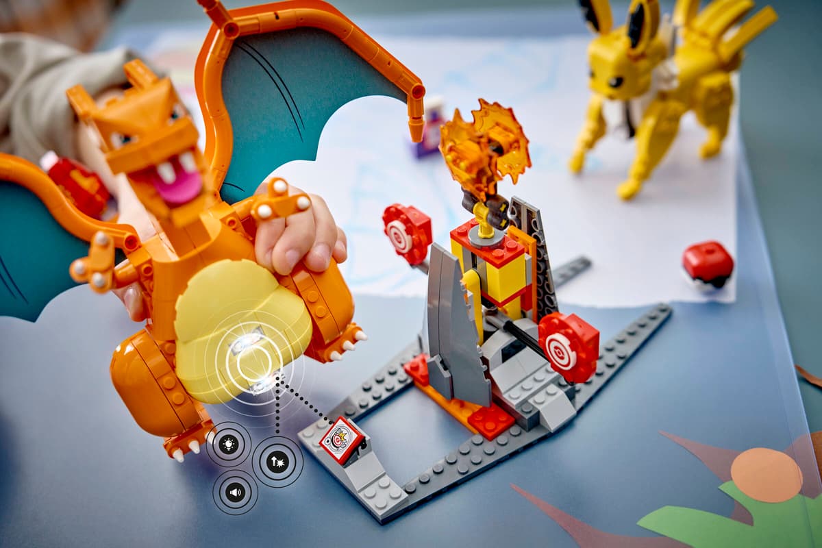 LEGO Pokémon SMART Play: Charizard vs. Jolteon ultieme strijd - 72167