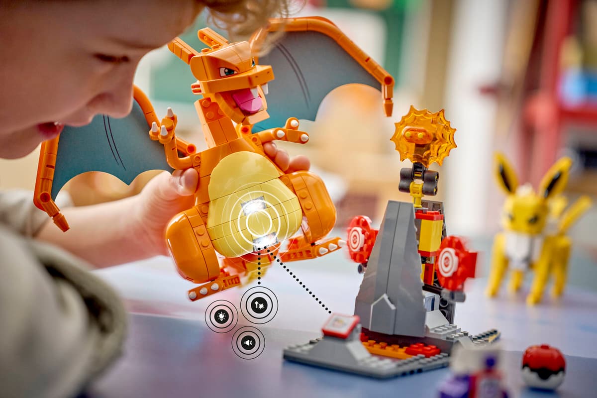 LEGO Pokémon SMART Play: Charizard vs. Jolteon ultieme strijd - 72167