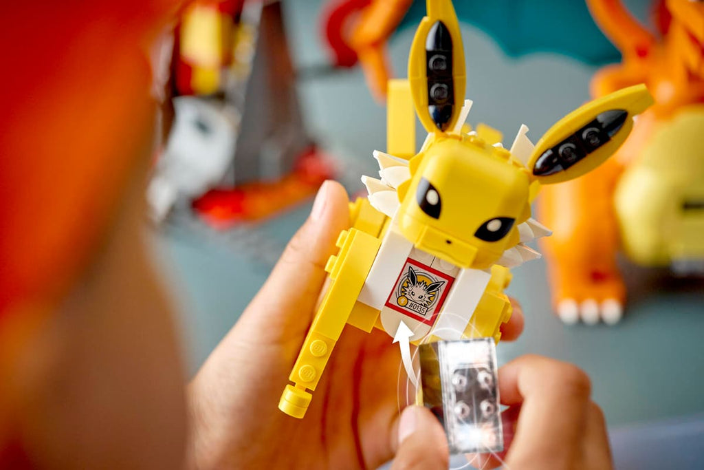 LEGO Pokémon SMART Play: Charizard vs. Jolteon ultieme strijd - 72167
