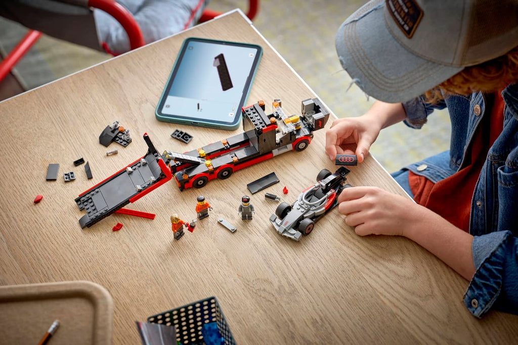 LEGO City F1 Displaytruck met Audi F1 racewagen - 60493
