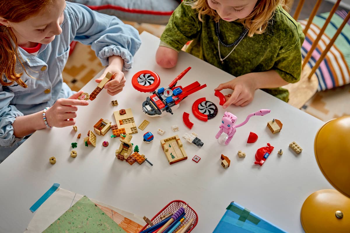 LEGO Pokémon SMART Play: Dronezoektocht naar Mythische Mew - 72161
