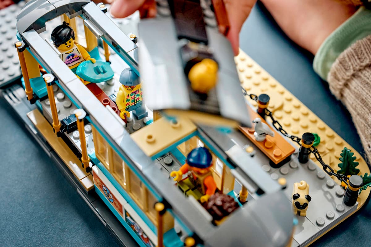 LEGO City Klassieke Strandtram - 60506