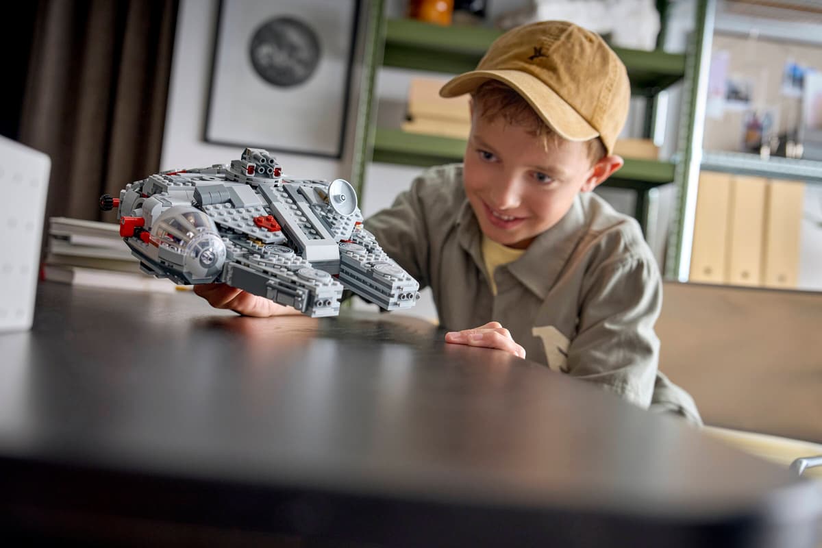 LEGO Star Wars SMART Play: Millennium Falcon - 75426